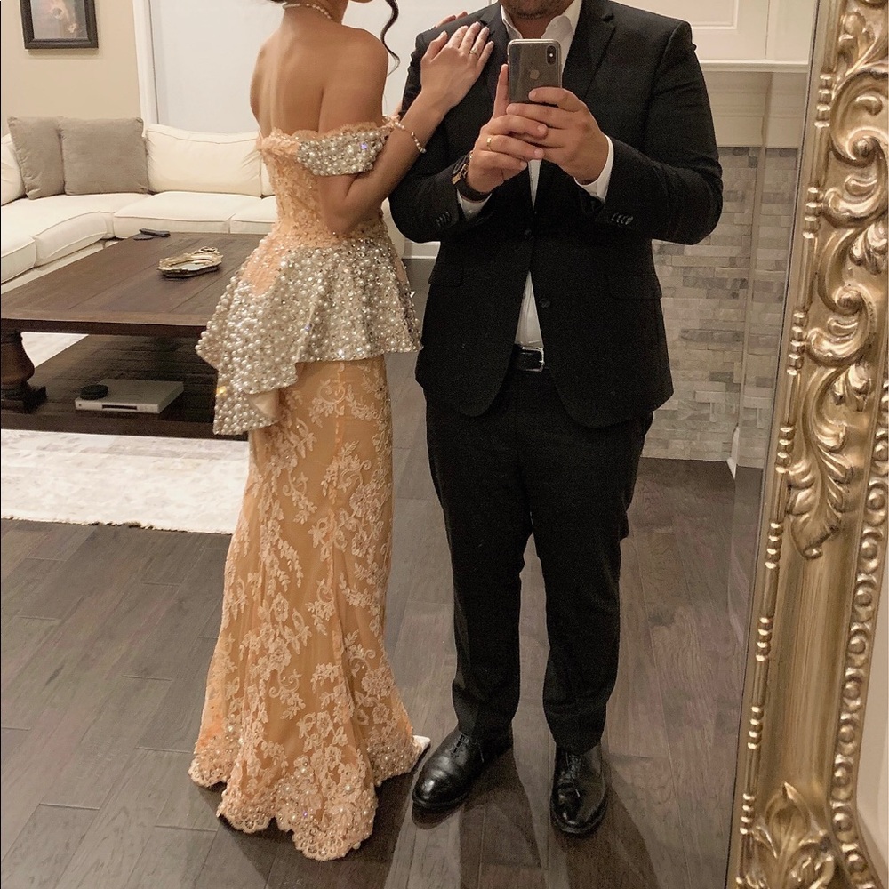 Pearl gown size 2/4